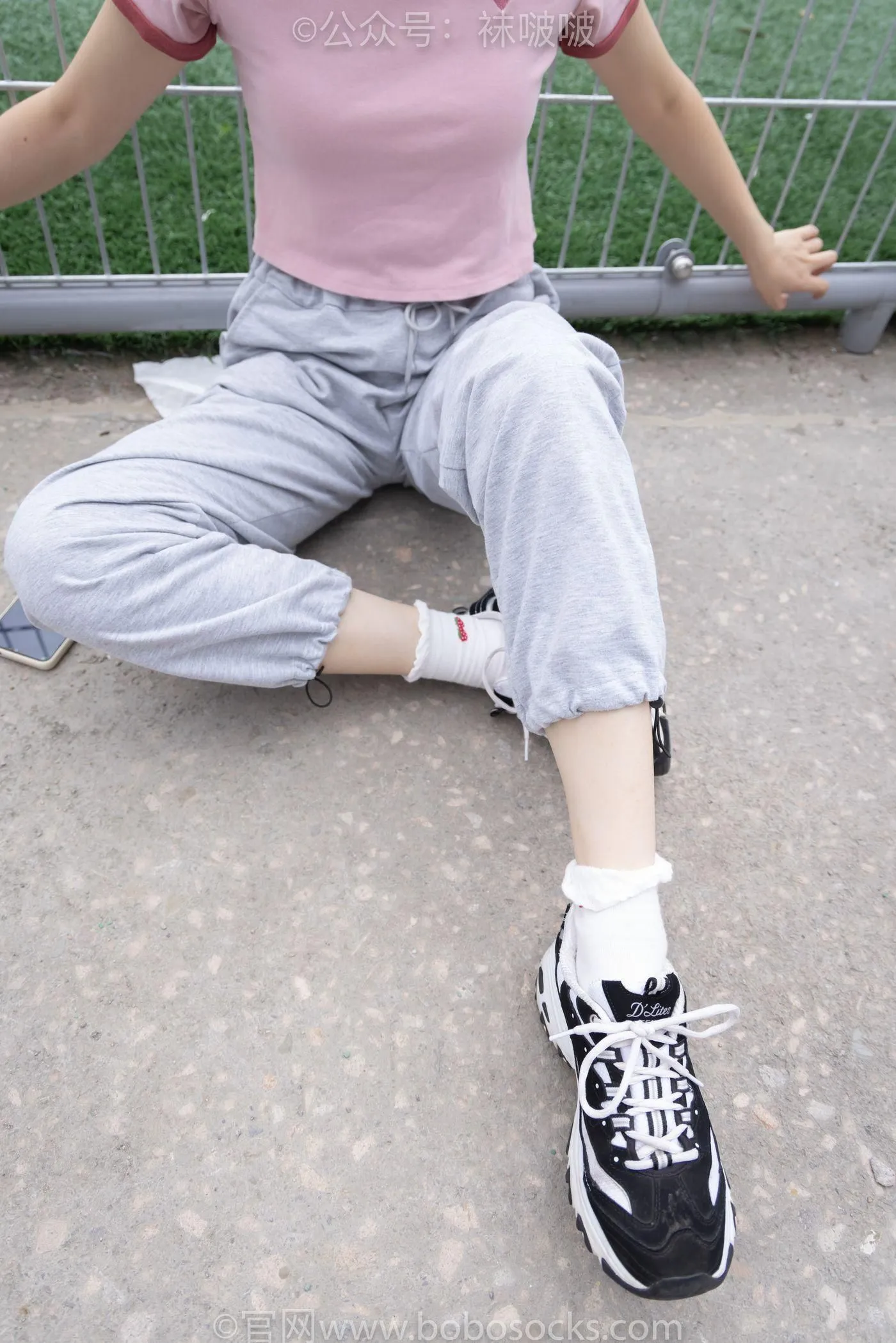 [BoBoSocks袜啵啵]NO.016 熊熊-斯凯奇运动鞋、棉袜（踩脏）、裸足 [147P]插图6